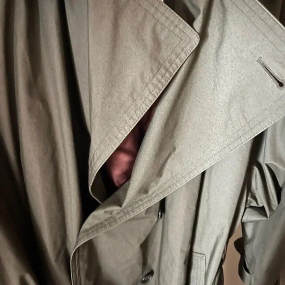 London Fog Trenchcoat - Picture 5 of 11